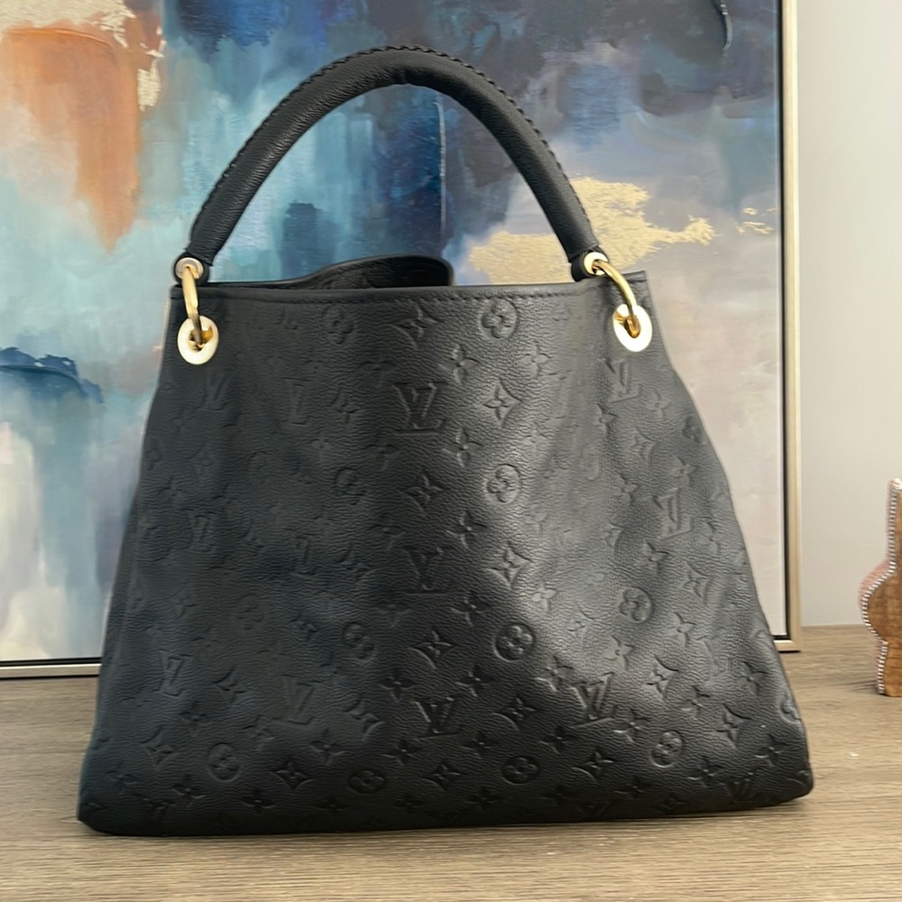 New Louis Vuitton Artsy MM handbag